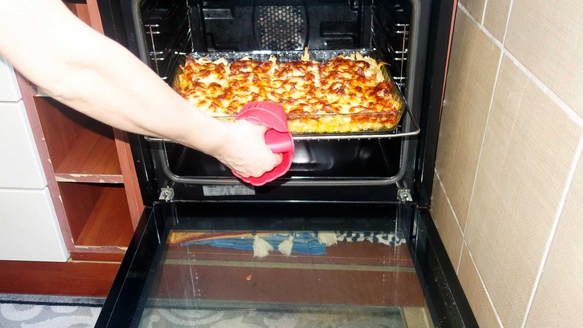 How long to reheat lasagna in oven