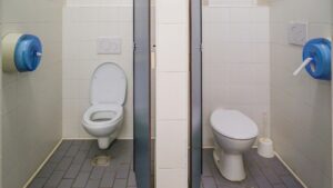 Can Two Toilets Share the Same Drain